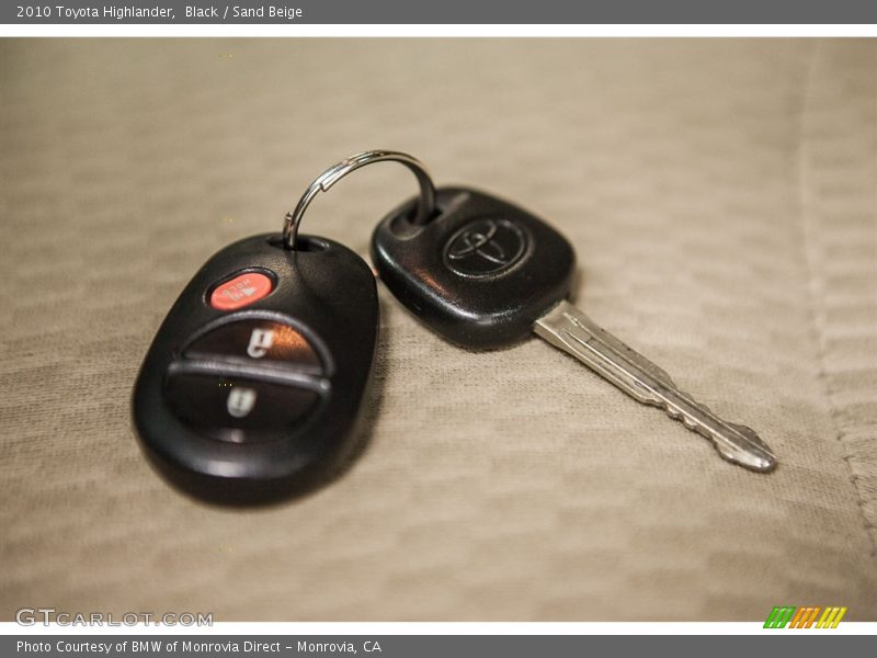 Black / Sand Beige 2010 Toyota Highlander