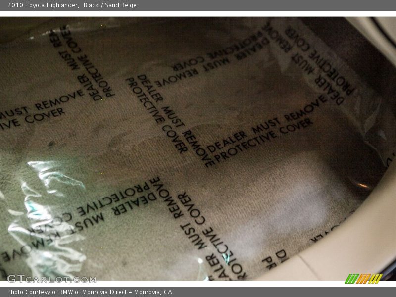 Black / Sand Beige 2010 Toyota Highlander