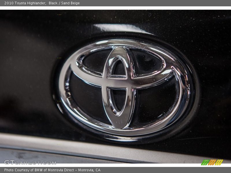 Black / Sand Beige 2010 Toyota Highlander