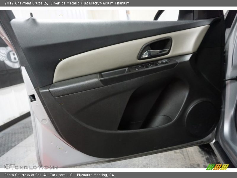 Silver Ice Metallic / Jet Black/Medium Titanium 2012 Chevrolet Cruze LS