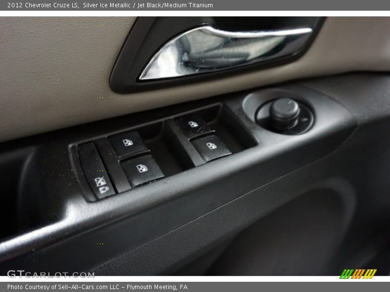 Silver Ice Metallic / Jet Black/Medium Titanium 2012 Chevrolet Cruze LS