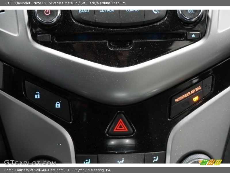 Silver Ice Metallic / Jet Black/Medium Titanium 2012 Chevrolet Cruze LS