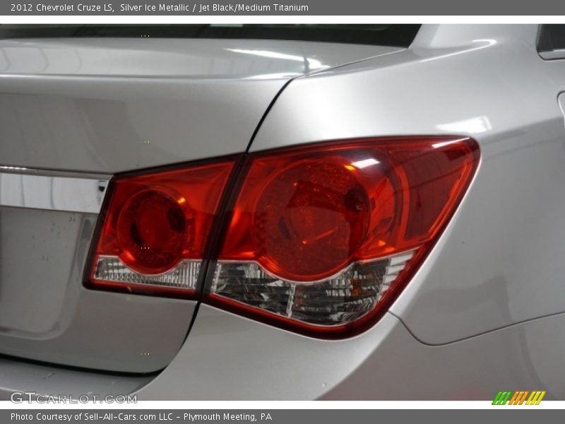 Silver Ice Metallic / Jet Black/Medium Titanium 2012 Chevrolet Cruze LS
