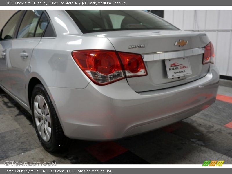 Silver Ice Metallic / Jet Black/Medium Titanium 2012 Chevrolet Cruze LS
