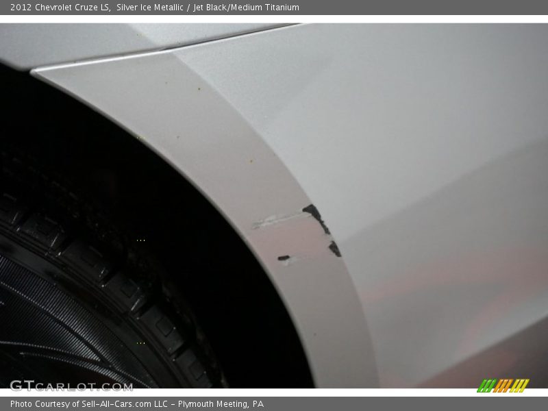 Silver Ice Metallic / Jet Black/Medium Titanium 2012 Chevrolet Cruze LS