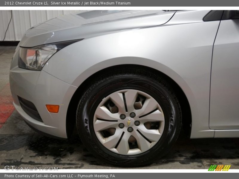 Silver Ice Metallic / Jet Black/Medium Titanium 2012 Chevrolet Cruze LS