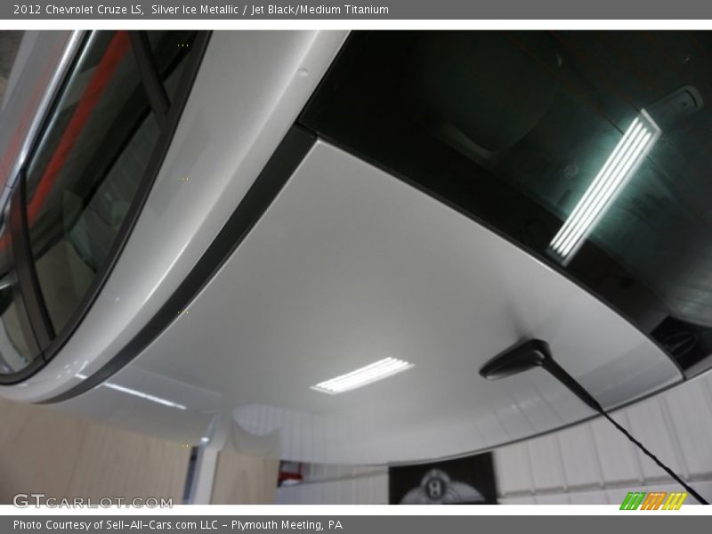Silver Ice Metallic / Jet Black/Medium Titanium 2012 Chevrolet Cruze LS