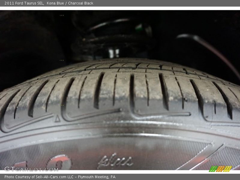 Kona Blue / Charcoal Black 2011 Ford Taurus SEL