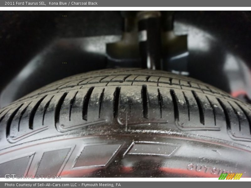 Kona Blue / Charcoal Black 2011 Ford Taurus SEL