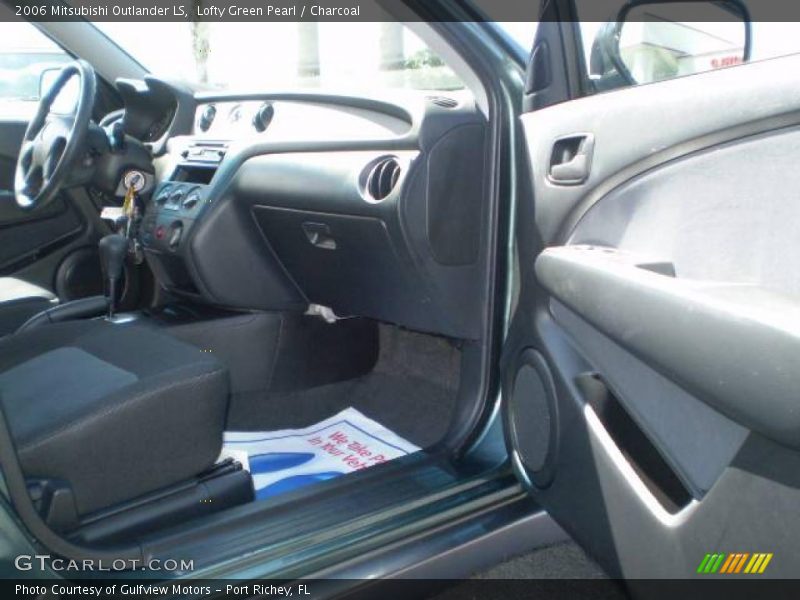 Lofty Green Pearl / Charcoal 2006 Mitsubishi Outlander LS