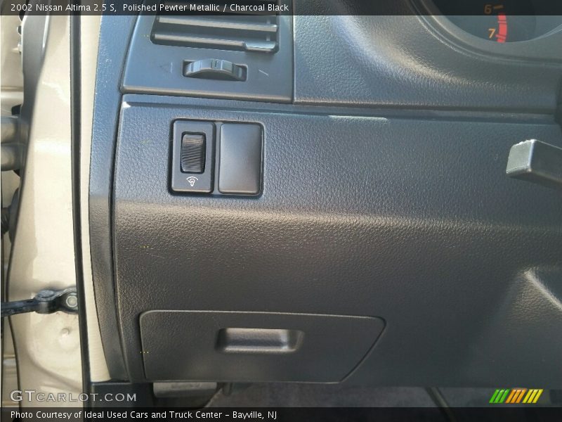 Polished Pewter Metallic / Charcoal Black 2002 Nissan Altima 2.5 S
