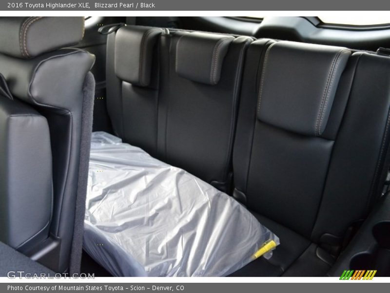 Blizzard Pearl / Black 2016 Toyota Highlander XLE