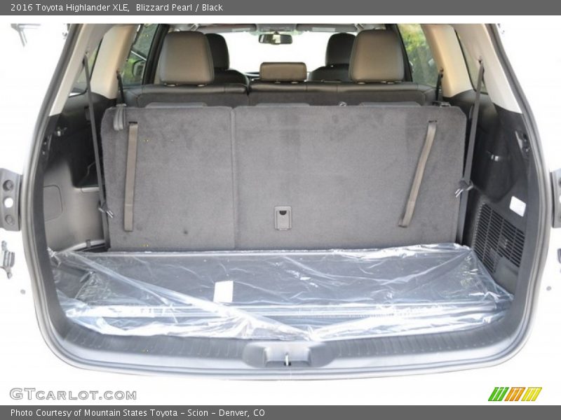 Blizzard Pearl / Black 2016 Toyota Highlander XLE