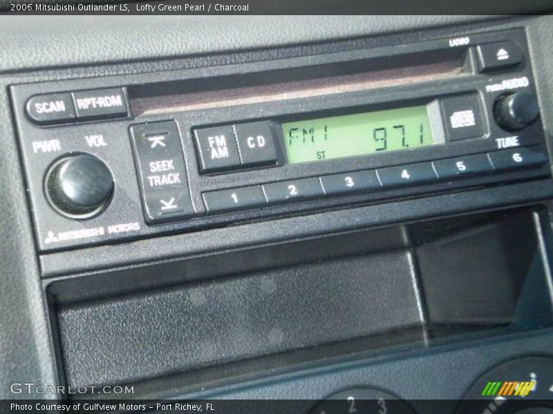 Lofty Green Pearl / Charcoal 2006 Mitsubishi Outlander LS
