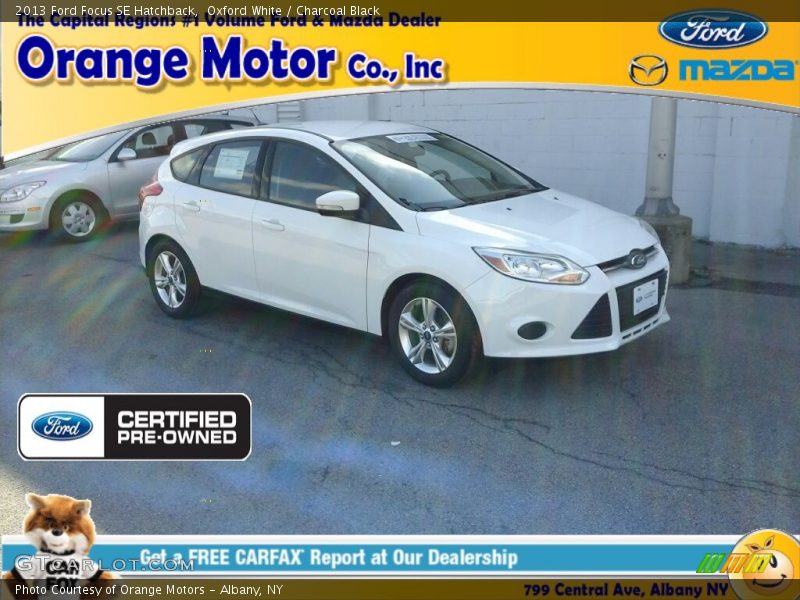 Oxford White / Charcoal Black 2013 Ford Focus SE Hatchback
