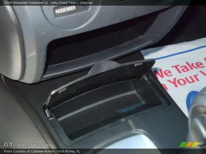 Lofty Green Pearl / Charcoal 2006 Mitsubishi Outlander LS