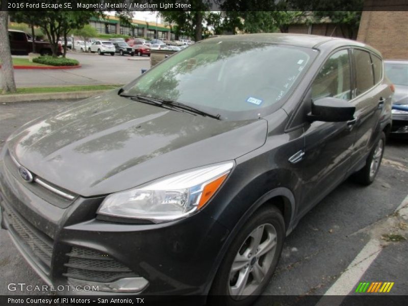 Magnetic Metallic / Medium Light Stone 2016 Ford Escape SE
