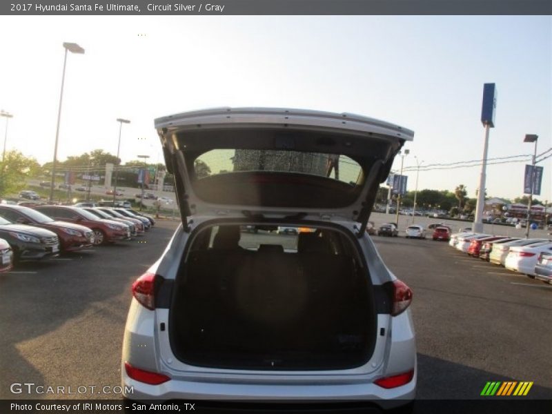 Circuit Silver / Gray 2017 Hyundai Santa Fe Ultimate
