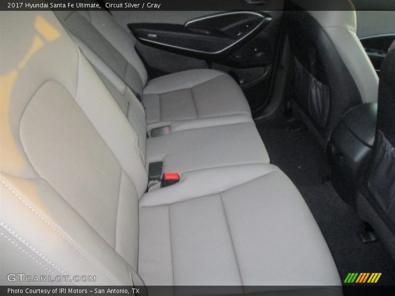 Circuit Silver / Gray 2017 Hyundai Santa Fe Ultimate