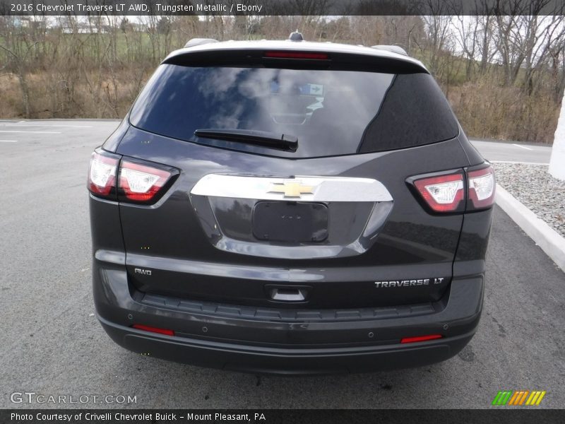 Tungsten Metallic / Ebony 2016 Chevrolet Traverse LT AWD