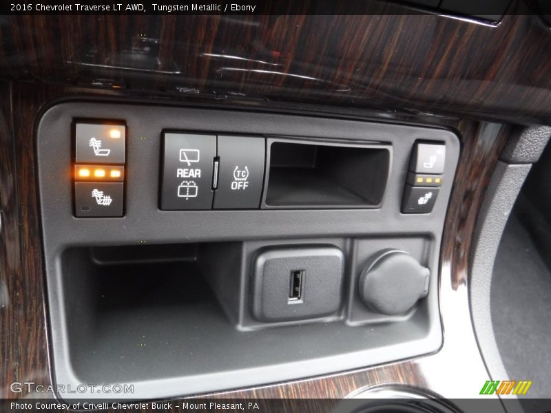 Tungsten Metallic / Ebony 2016 Chevrolet Traverse LT AWD