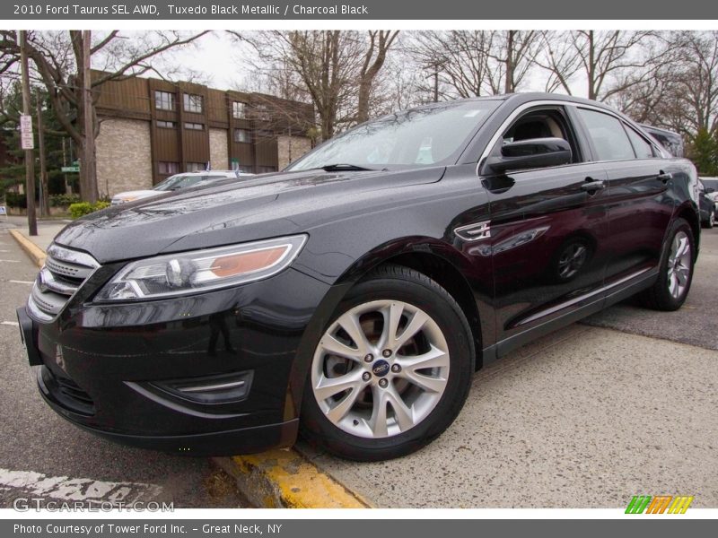 Tuxedo Black Metallic / Charcoal Black 2010 Ford Taurus SEL AWD