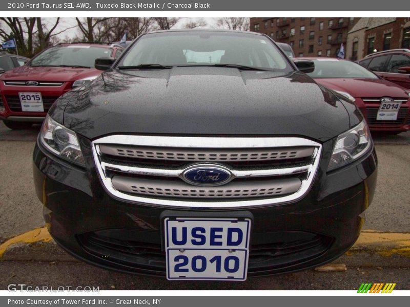 Tuxedo Black Metallic / Charcoal Black 2010 Ford Taurus SEL AWD