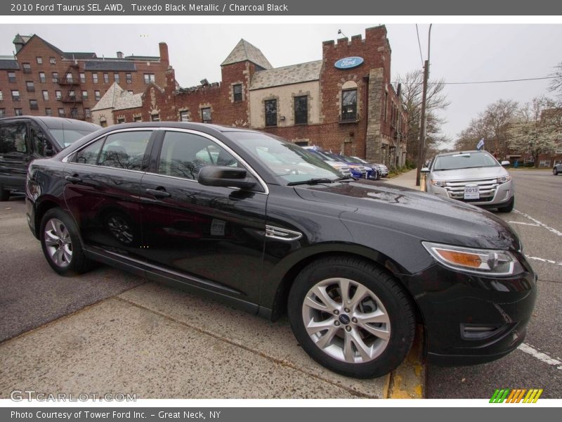 Tuxedo Black Metallic / Charcoal Black 2010 Ford Taurus SEL AWD