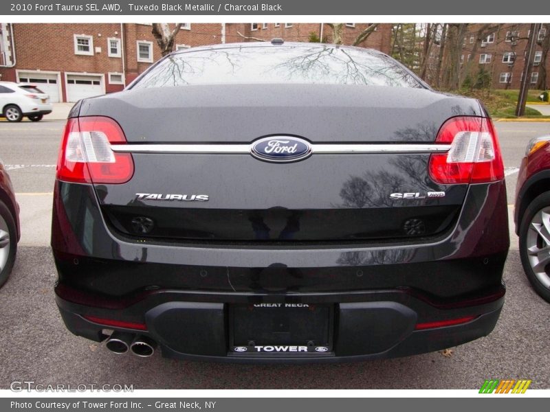 Tuxedo Black Metallic / Charcoal Black 2010 Ford Taurus SEL AWD