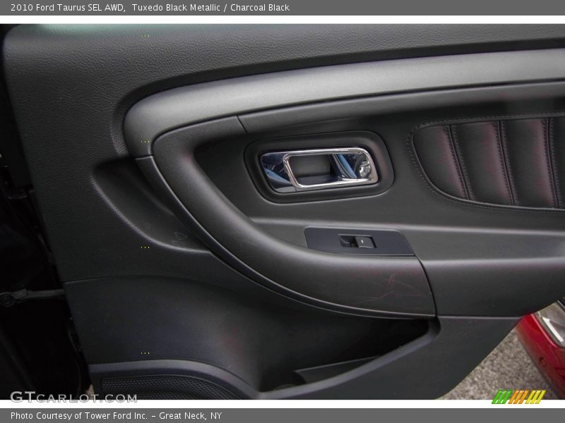 Tuxedo Black Metallic / Charcoal Black 2010 Ford Taurus SEL AWD