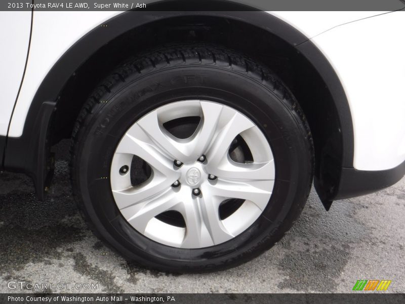 Super White / Ash 2013 Toyota RAV4 LE AWD