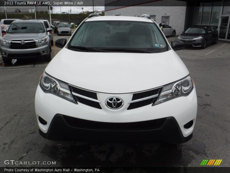 Super White / Ash 2013 Toyota RAV4 LE AWD