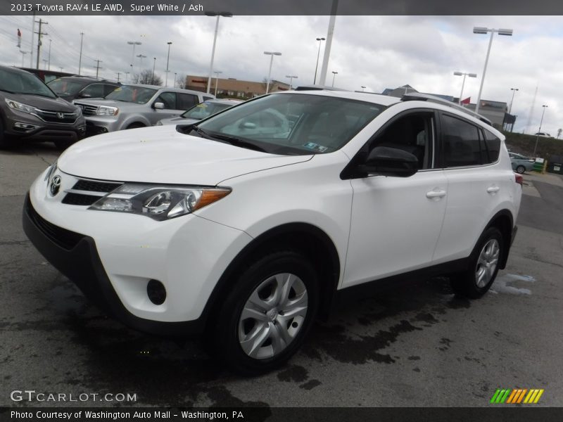 Super White / Ash 2013 Toyota RAV4 LE AWD