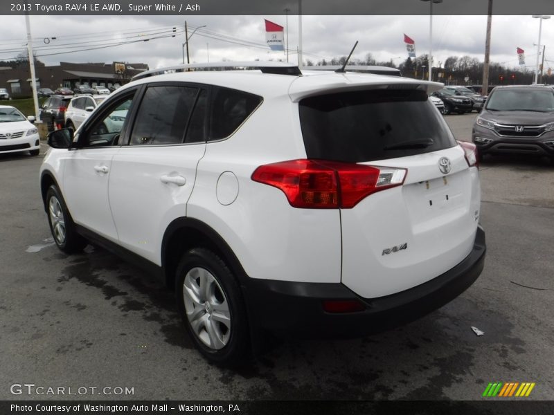 Super White / Ash 2013 Toyota RAV4 LE AWD