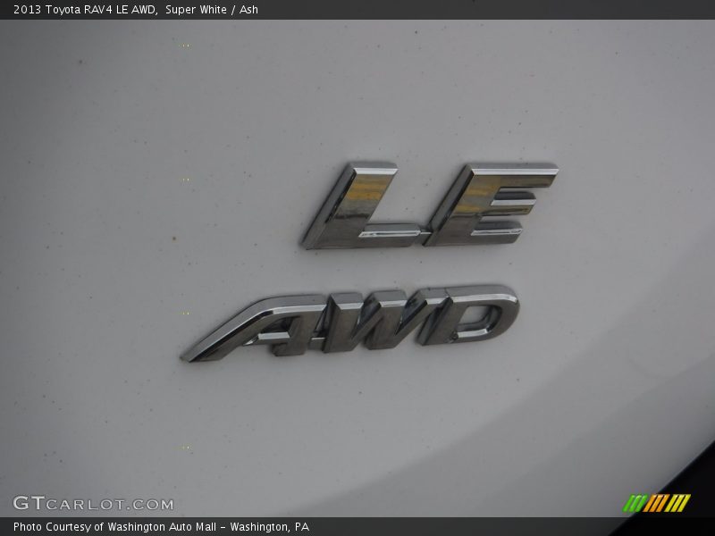 Super White / Ash 2013 Toyota RAV4 LE AWD