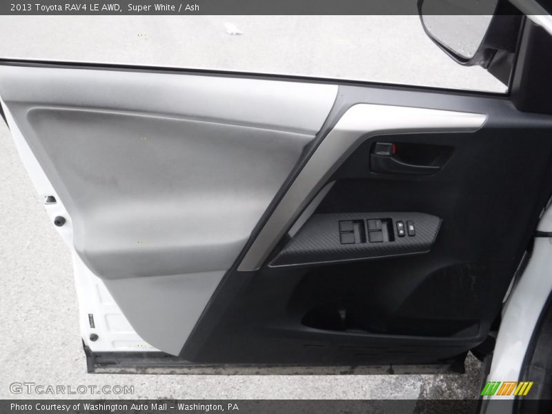 Super White / Ash 2013 Toyota RAV4 LE AWD