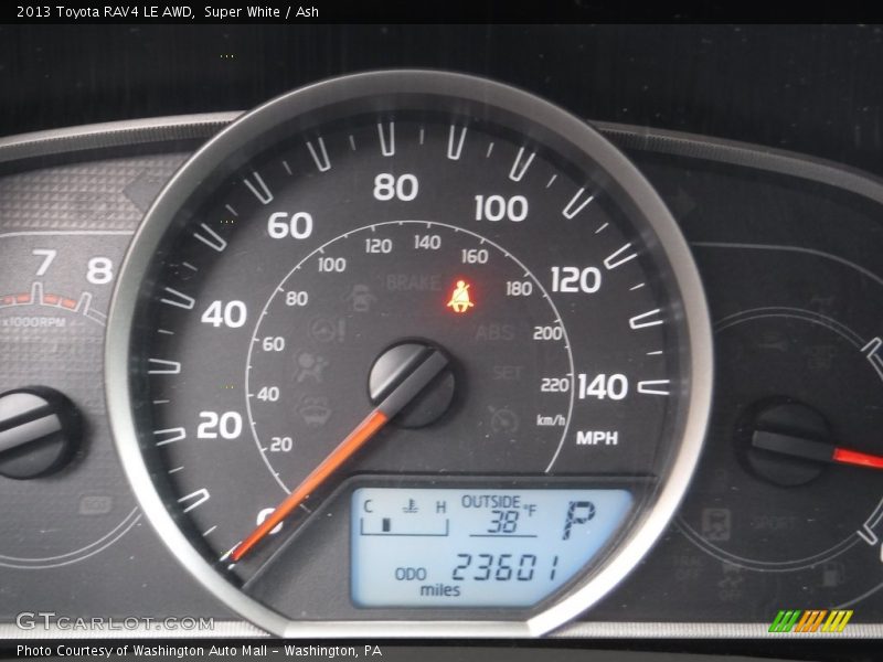 Super White / Ash 2013 Toyota RAV4 LE AWD