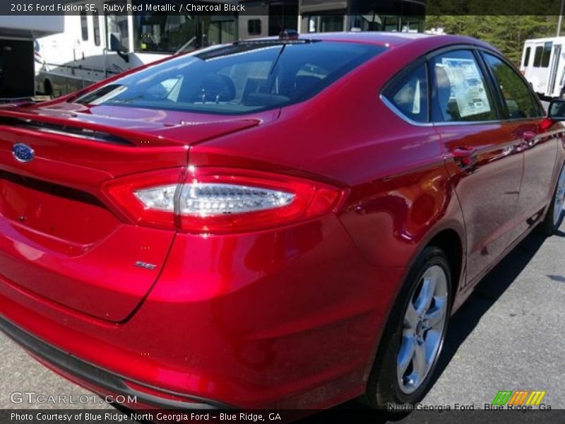 Ruby Red Metallic / Charcoal Black 2016 Ford Fusion SE