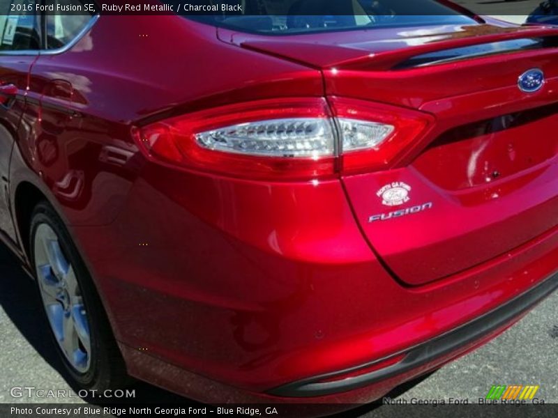 Ruby Red Metallic / Charcoal Black 2016 Ford Fusion SE