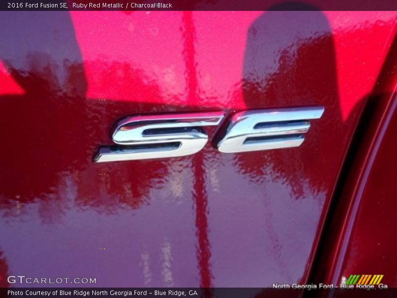 Ruby Red Metallic / Charcoal Black 2016 Ford Fusion SE
