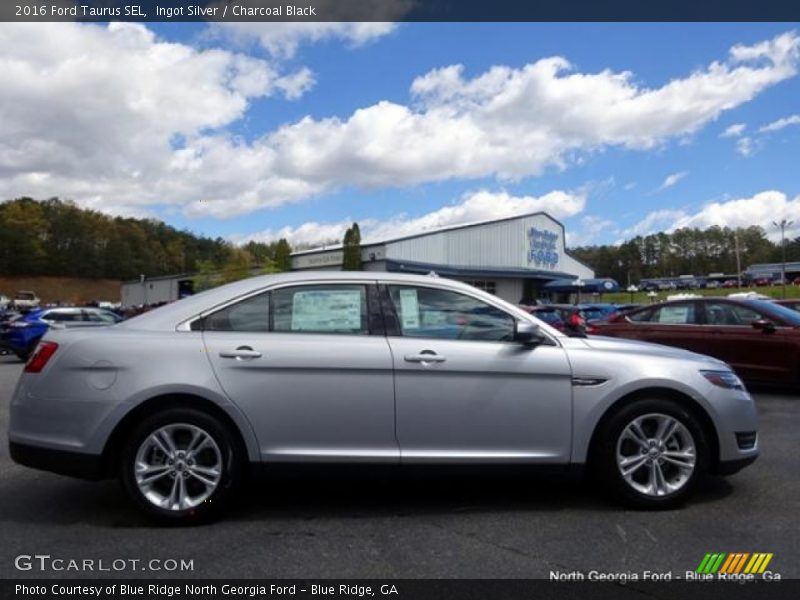 Ingot Silver / Charcoal Black 2016 Ford Taurus SEL
