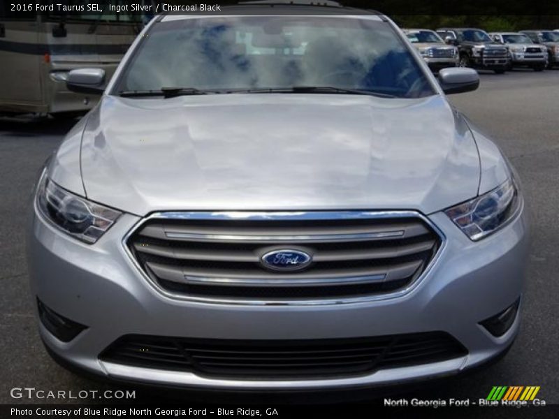 Ingot Silver / Charcoal Black 2016 Ford Taurus SEL