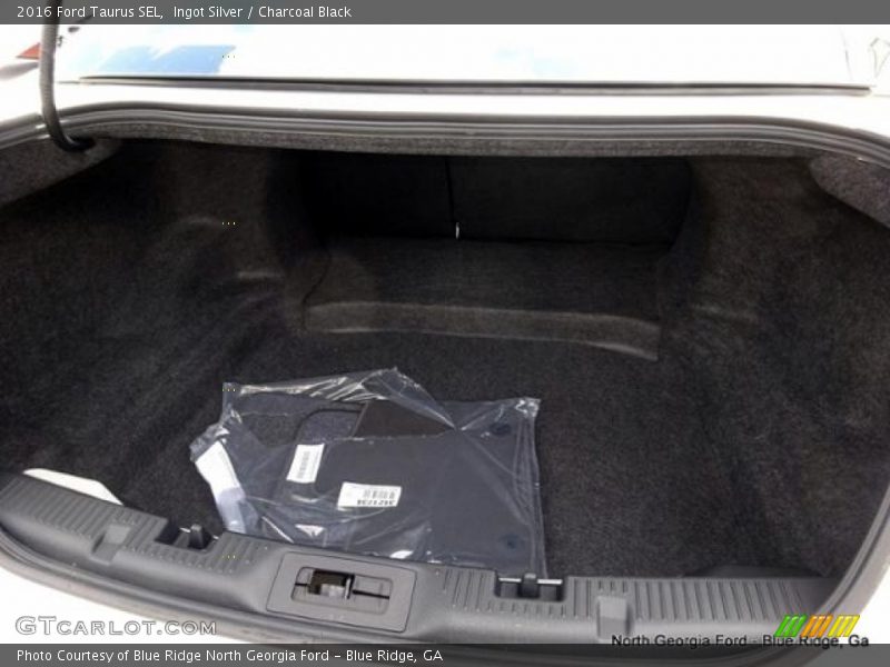Ingot Silver / Charcoal Black 2016 Ford Taurus SEL