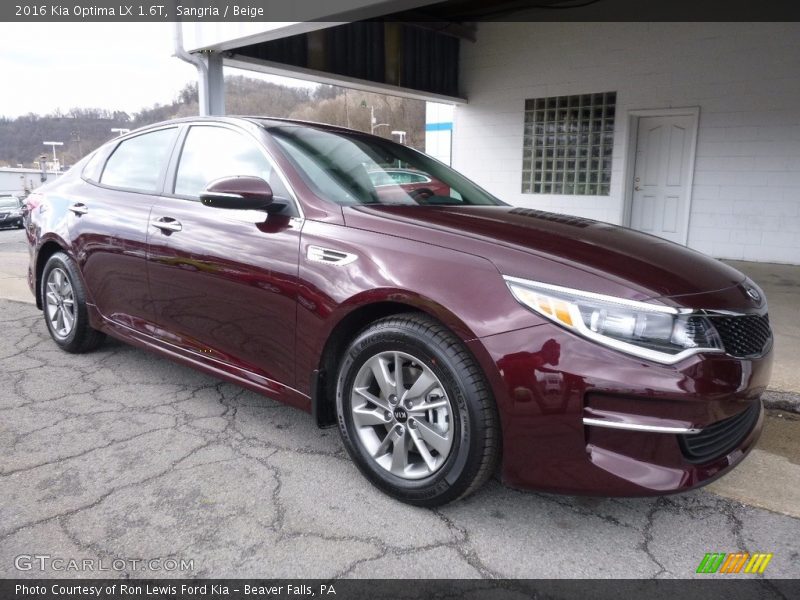 Front 3/4 View of 2016 Optima LX 1.6T