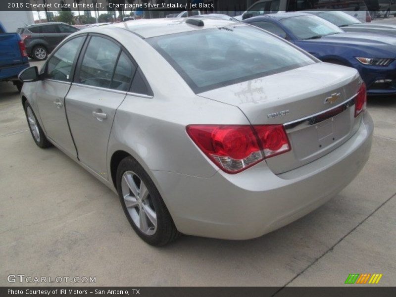 Champagne Silver Metallic / Jet Black 2016 Chevrolet Cruze Limited LT