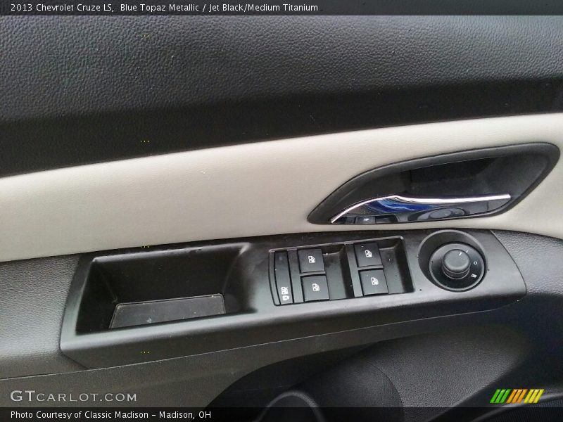 Blue Topaz Metallic / Jet Black/Medium Titanium 2013 Chevrolet Cruze LS