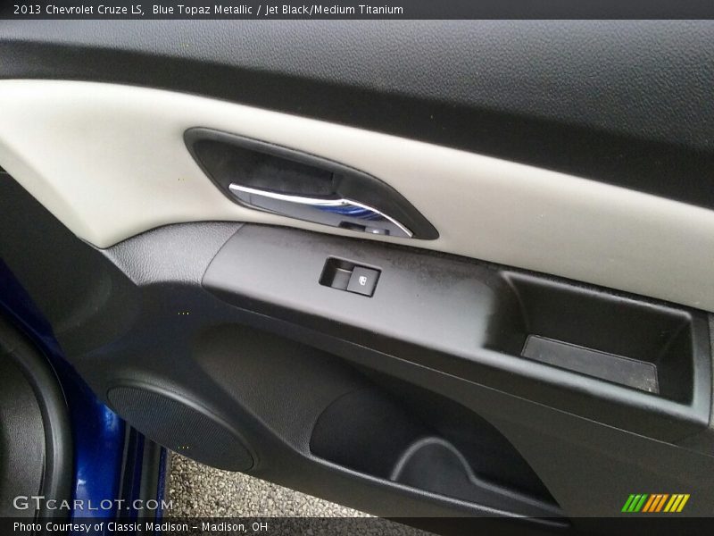 Blue Topaz Metallic / Jet Black/Medium Titanium 2013 Chevrolet Cruze LS