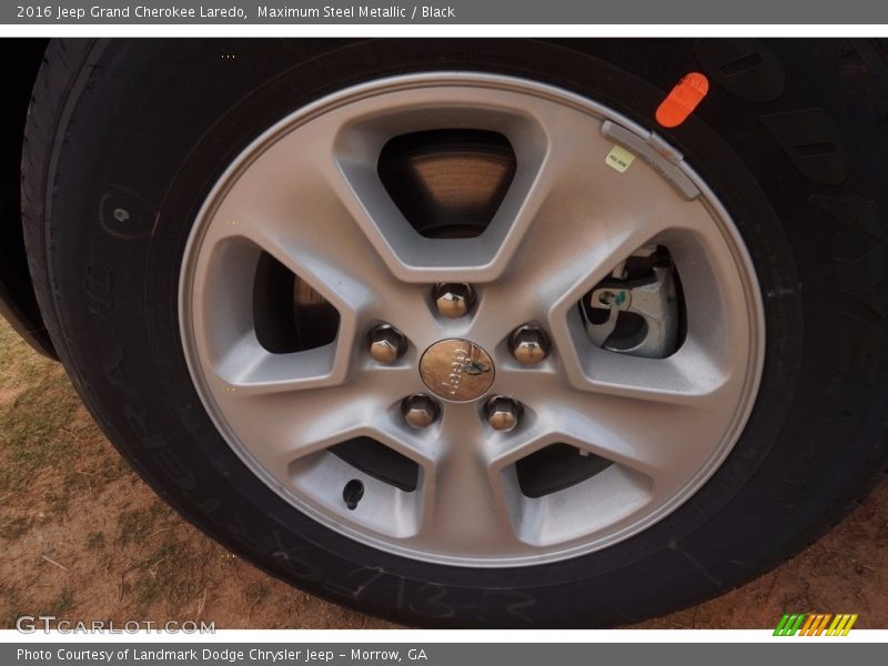 Maximum Steel Metallic / Black 2016 Jeep Grand Cherokee Laredo