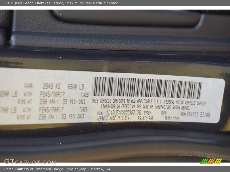 Maximum Steel Metallic / Black 2016 Jeep Grand Cherokee Laredo