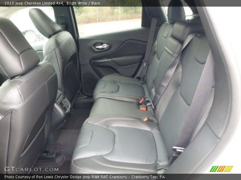 Bright White / Black 2016 Jeep Cherokee Limited 4x4
